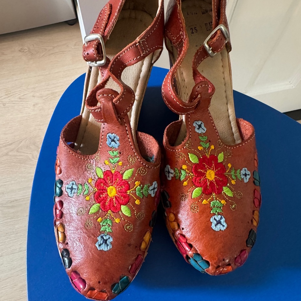 Vintage Hand-embroidered Mexican Huarache Platforms